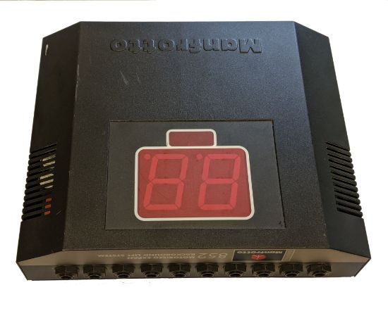 852